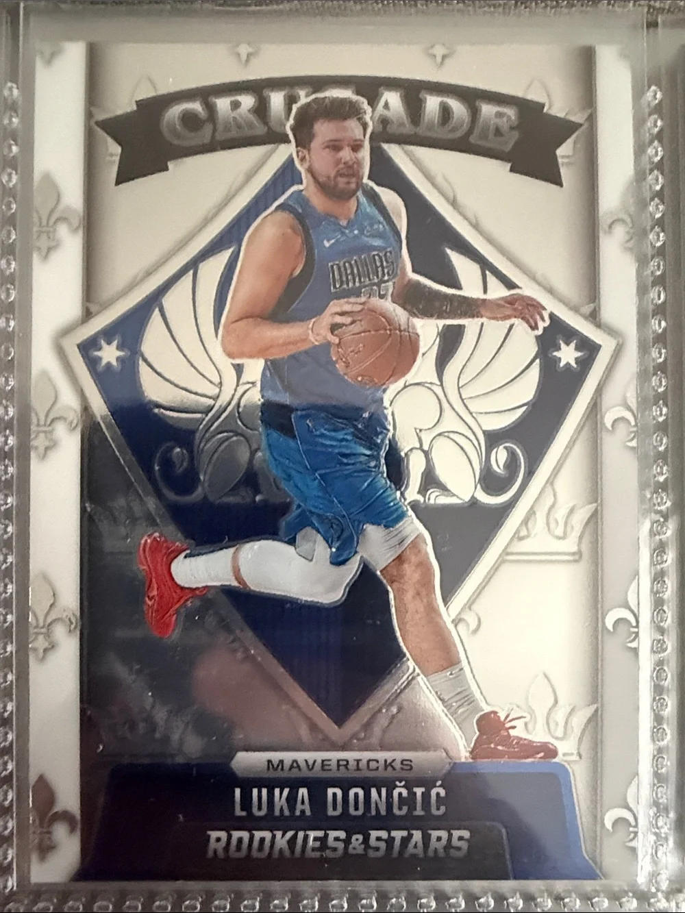 Crusade Luka Dončić Mavericks Rookie & Stars Basketball Card - Blue & Red